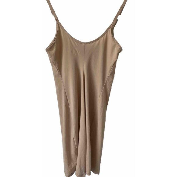 NEW SKIMS Women's Fit Everybody Mini Slip Dress Size M Color Clay - Picture 6 of 6